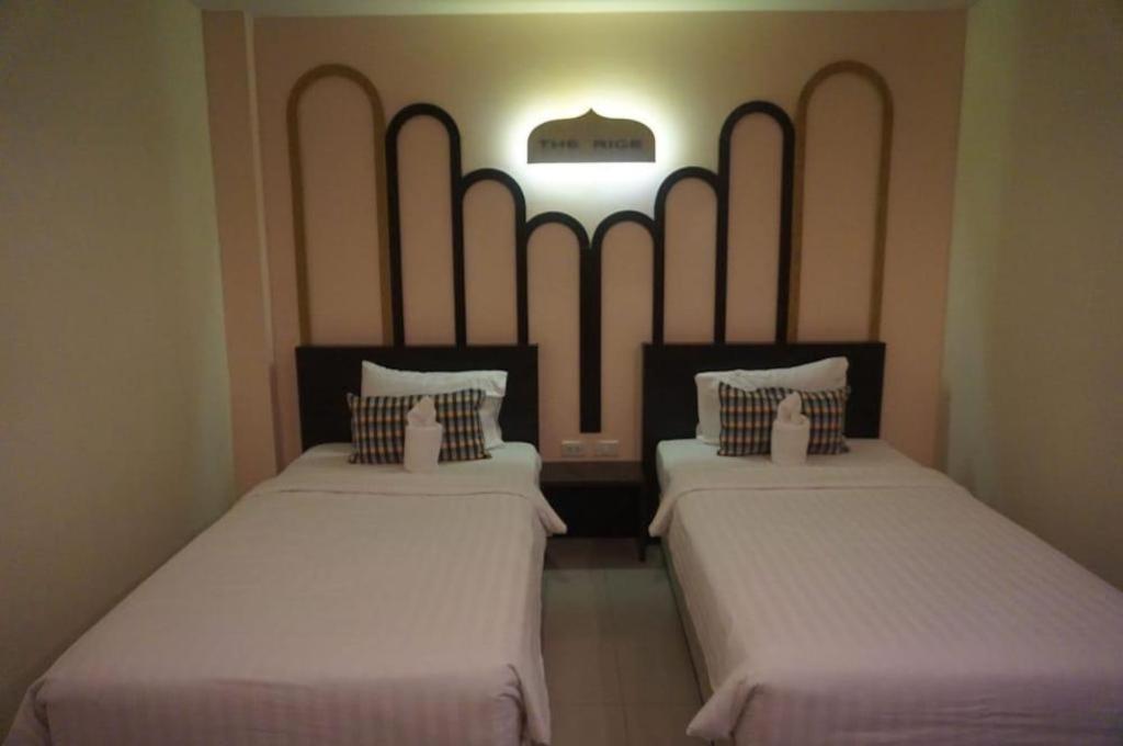 The Rice Hotel Roi Et Buitenkant foto