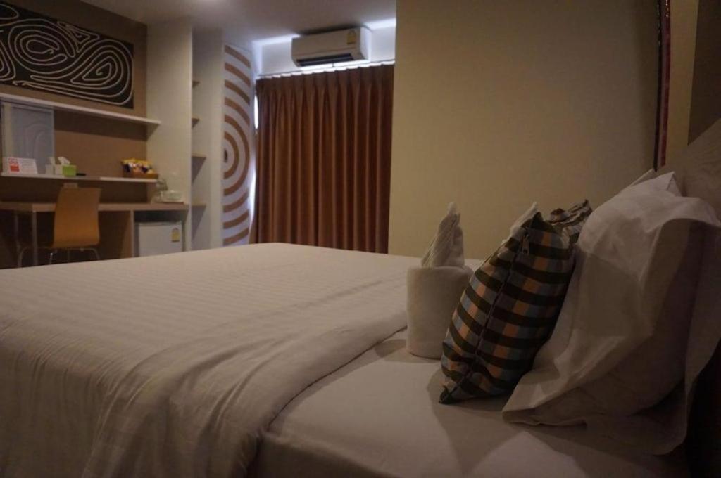 The Rice Hotel Roi Et Buitenkant foto