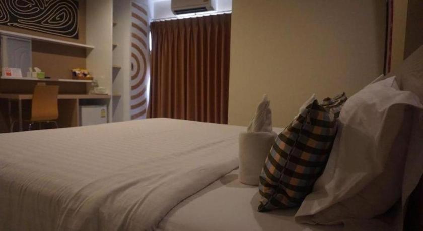 The Rice Hotel Roi Et Buitenkant foto
