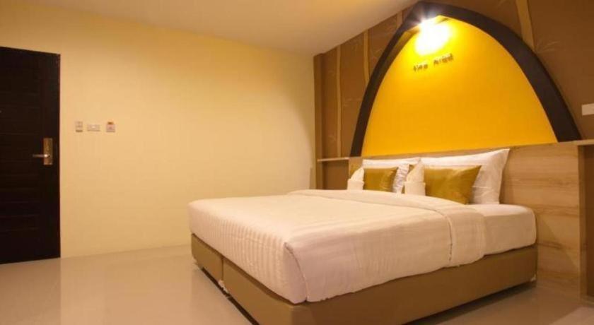 The Rice Hotel Roi Et Buitenkant foto