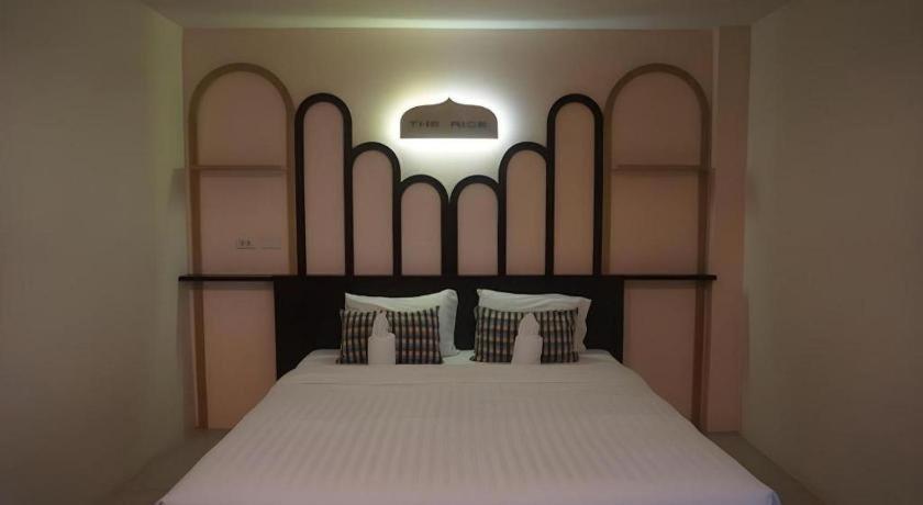 The Rice Hotel Roi Et Buitenkant foto