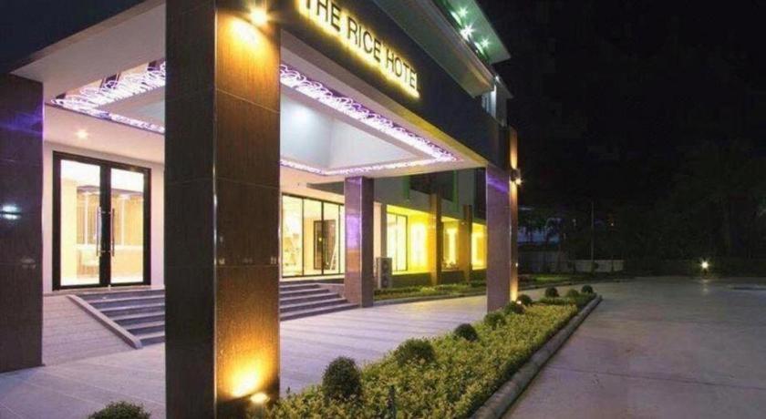 The Rice Hotel Roi Et Buitenkant foto