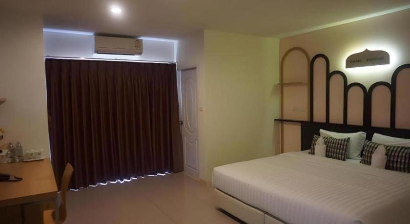 The Rice Hotel Roi Et Buitenkant foto