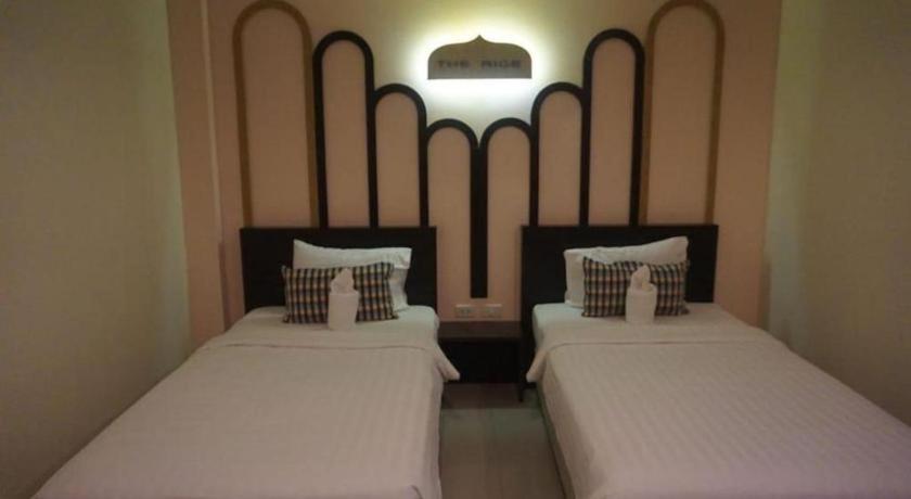 The Rice Hotel Roi Et Buitenkant foto