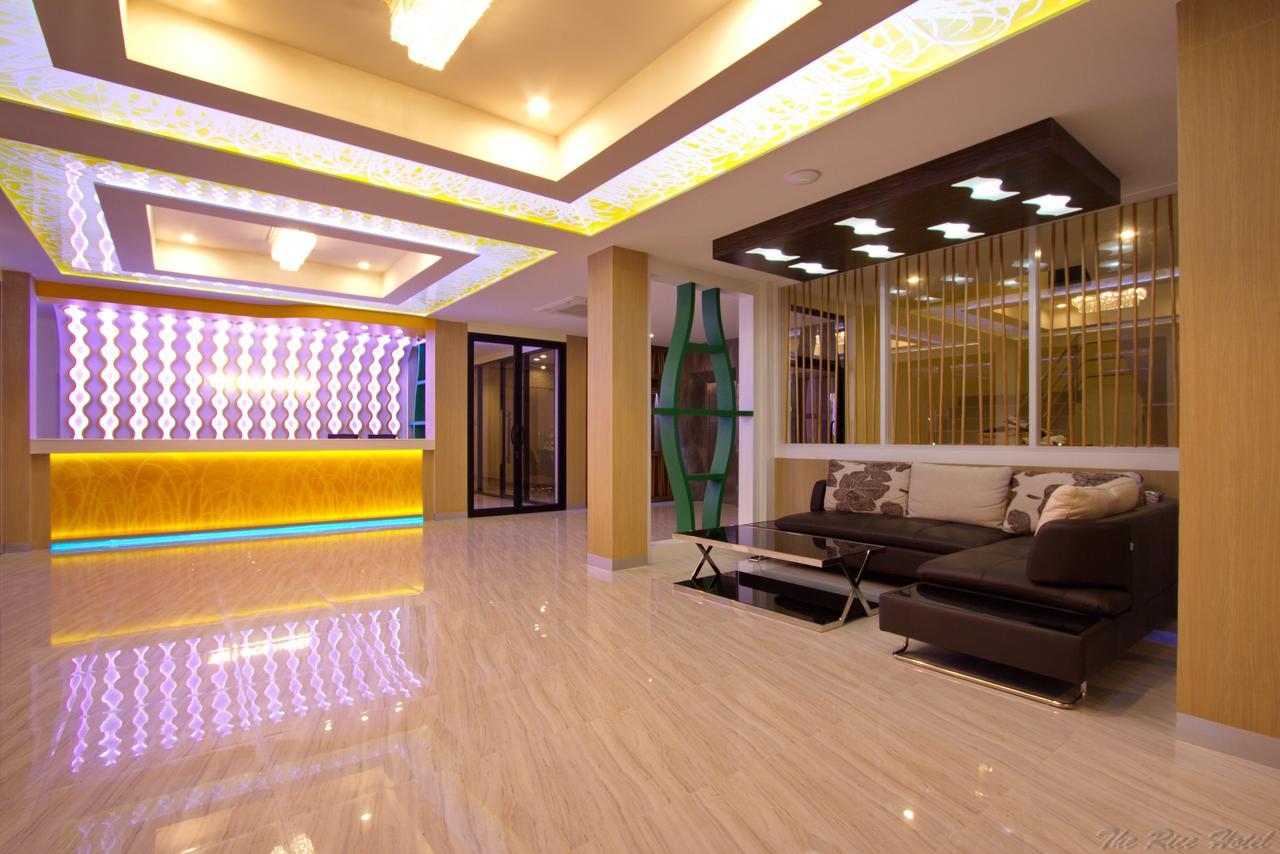 The Rice Hotel Roi Et Buitenkant foto