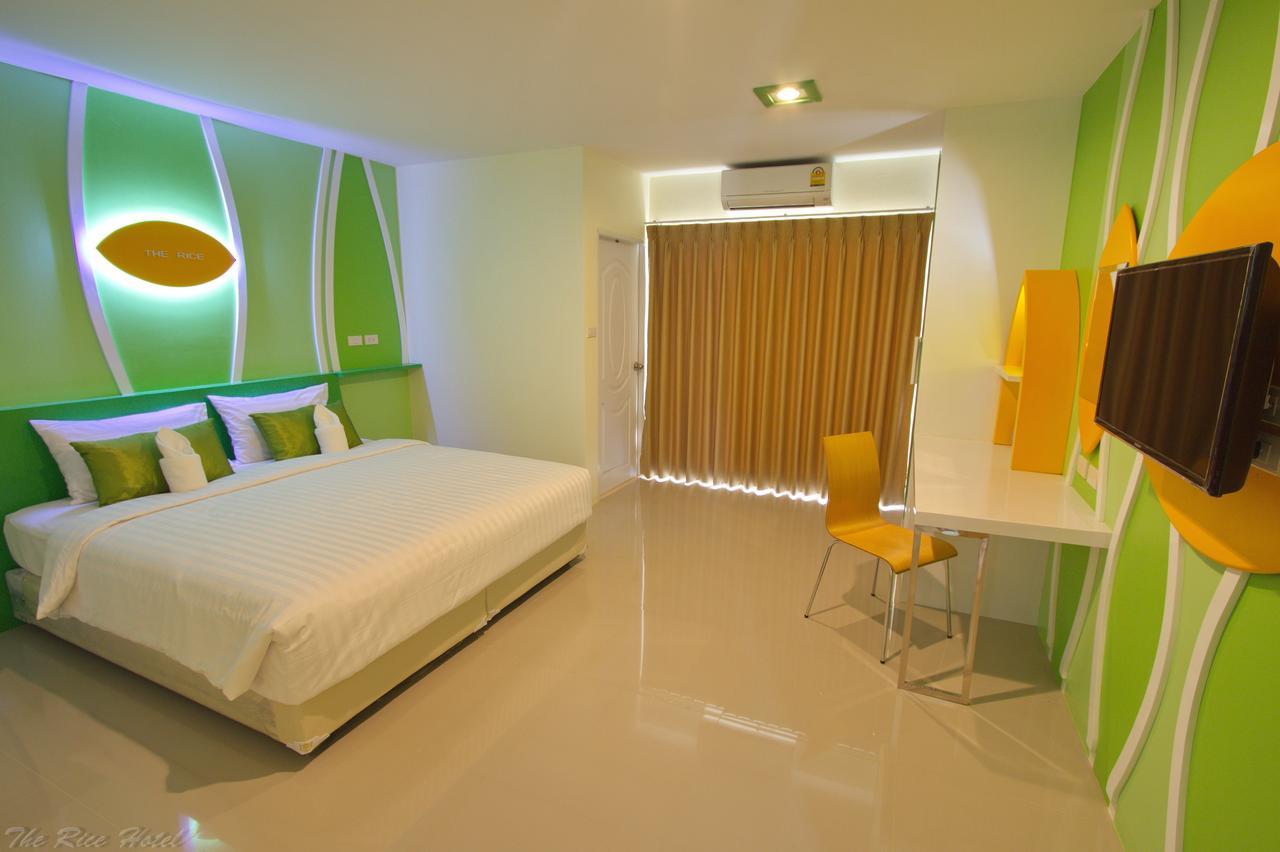 The Rice Hotel Roi Et Buitenkant foto